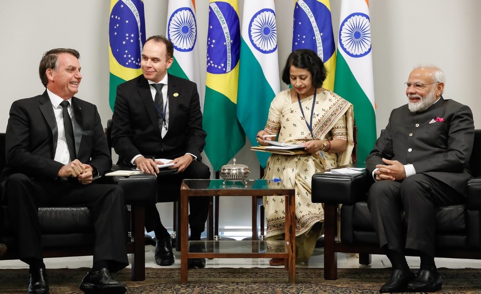 Antes tarde… Bolsonaro na Índia… por fin